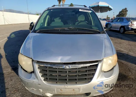2005 Chrysler Town & Country Touring из США, поврежденный, VIN 2C8GP54L05R436225